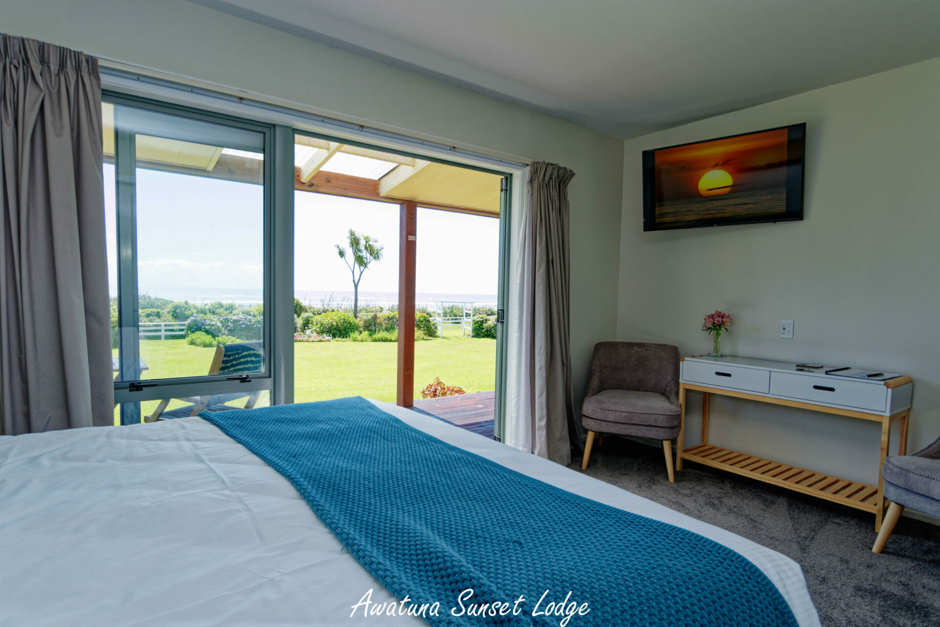 Tasman King sea view room Tasman King sea view room